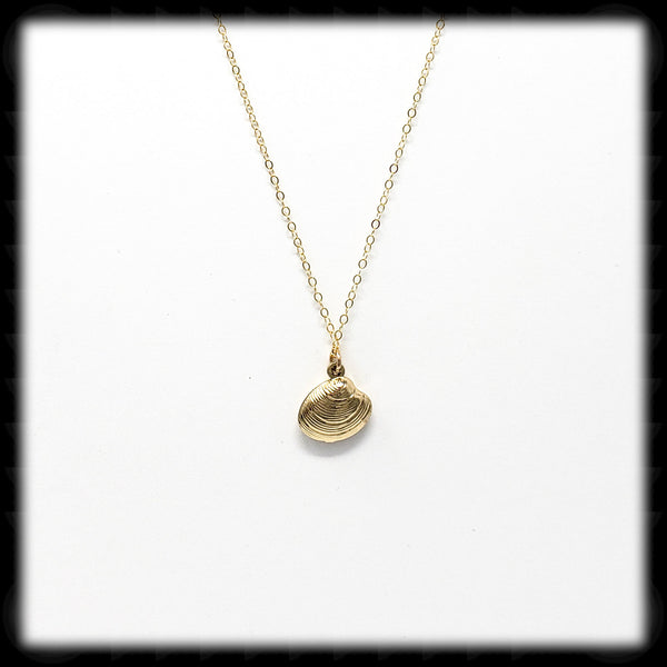 #M043GN- Clam Shell Necklace- Gold